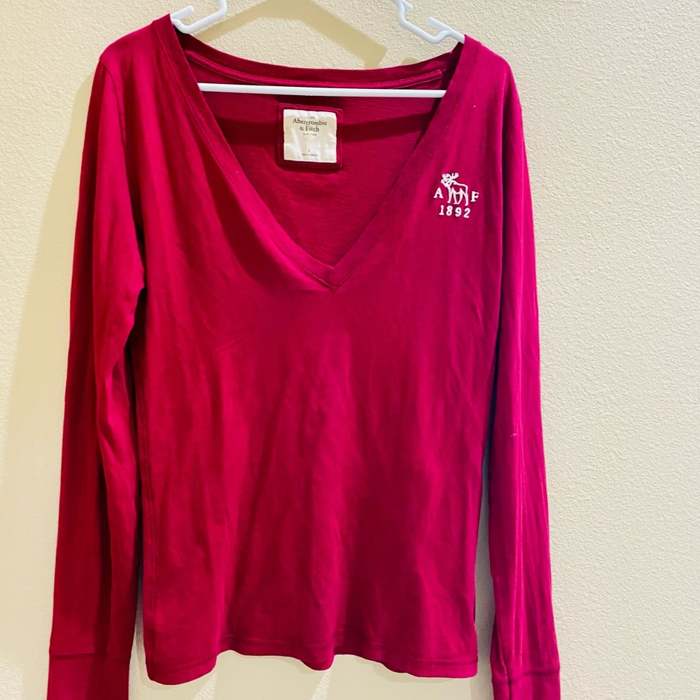 Abercrombie & Fitch V-neck T-shirt